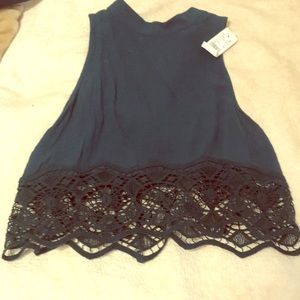 NWT- Keyhole Croptop